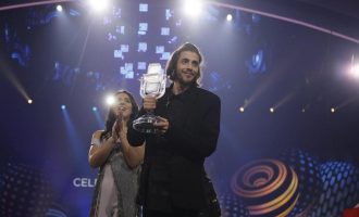 Salvador Sobral obra el milagro y logra el primer triunfo portugués en el ESC